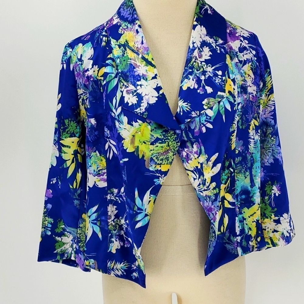Eric‎ Signature open artsy jacket. Spring time. Size 4. Colerful